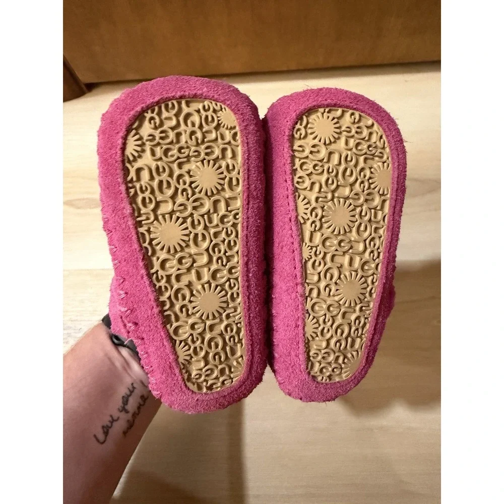 UGG Baby Girls Caden Infant‎ Pink Suede Boots Size 2/3 Excellent Condition